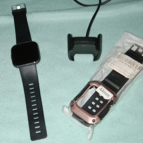 Versa 2 fitbit watch - Picture 3 of 3